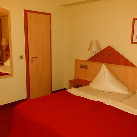 Abant Hotel Frankfurt Obertshausen Buitenkant foto