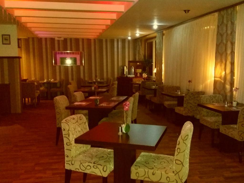 Abant Hotel Frankfurt Obertshausen Buitenkant foto