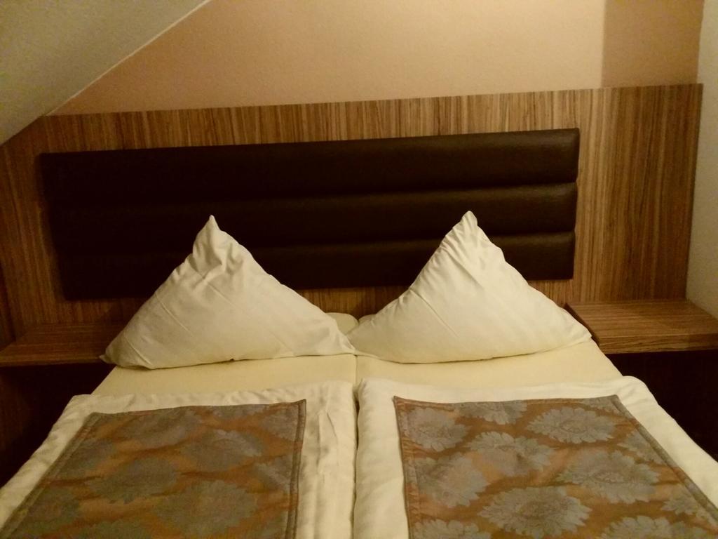 Abant Hotel Frankfurt Obertshausen Buitenkant foto