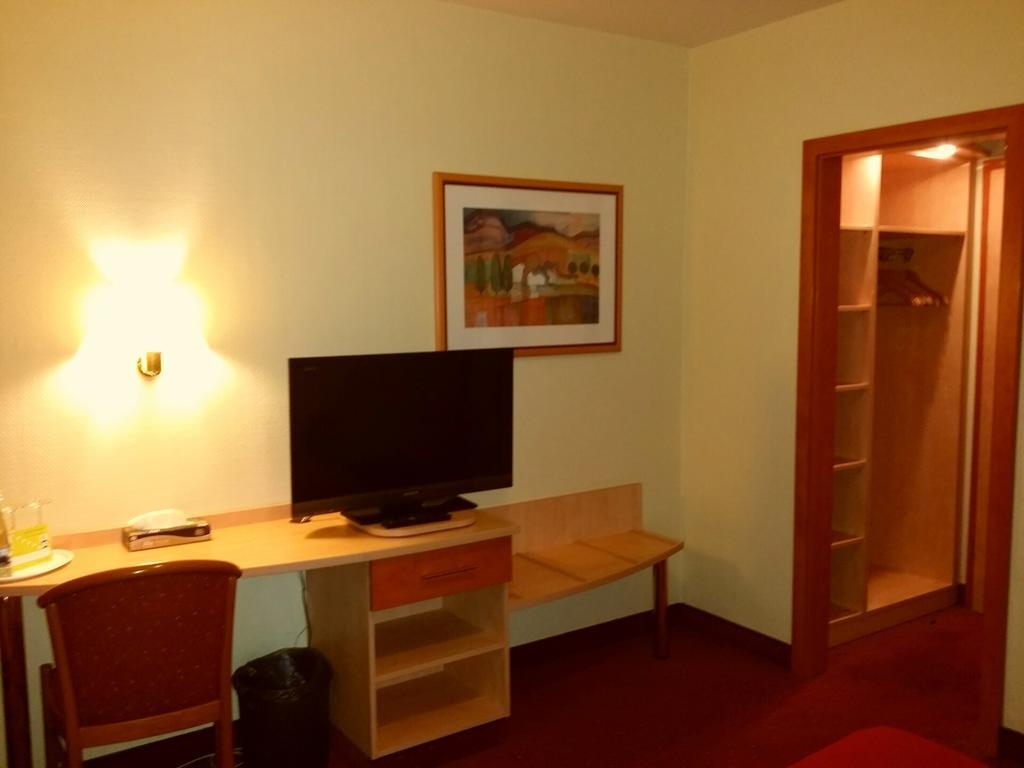 Abant Hotel Frankfurt Obertshausen Buitenkant foto