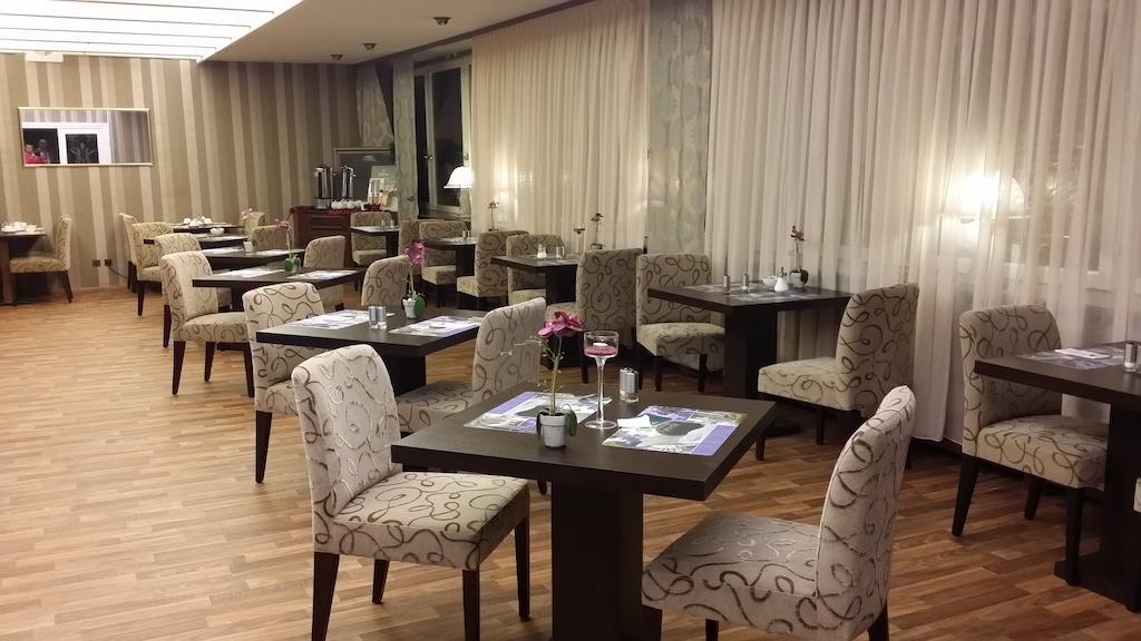 Abant Hotel Frankfurt Obertshausen Buitenkant foto
