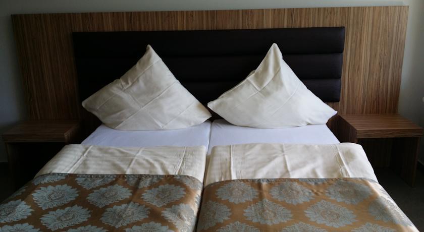 Abant Hotel Frankfurt Obertshausen Buitenkant foto